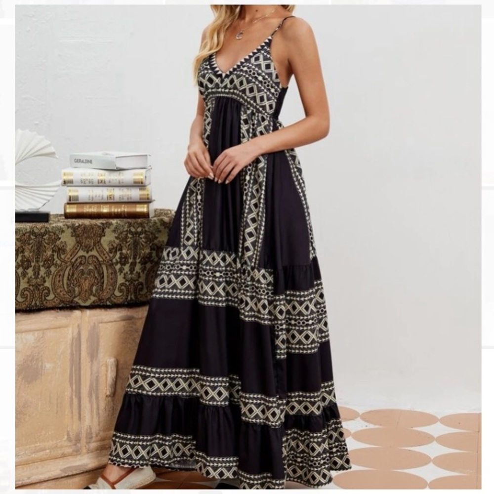 🆕LAST ONE!🛍Tribal Vibes Maxi Dress - Picture 2 of 4
